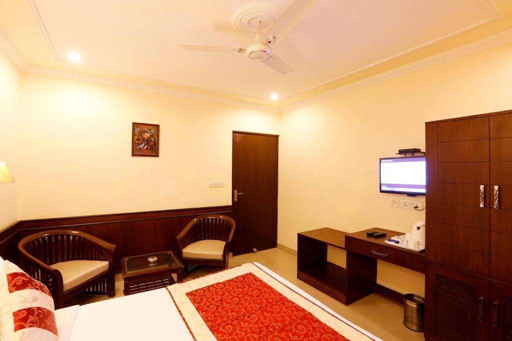 Airport La Sapphire Hotel & Restaurant New Delhi Exterior photo
