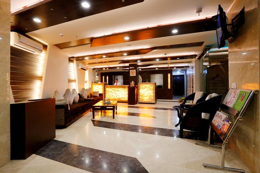 Airport La Sapphire Hotel & Restaurant New Delhi Exterior photo