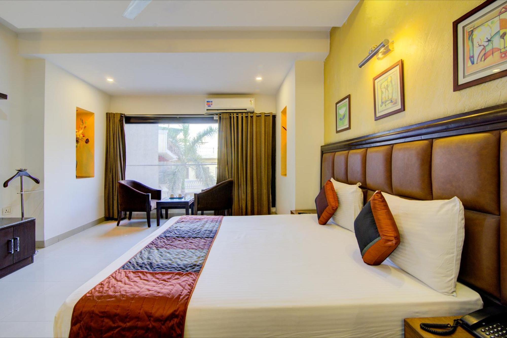 Airport La Sapphire Hotel & Restaurant New Delhi Exterior photo
